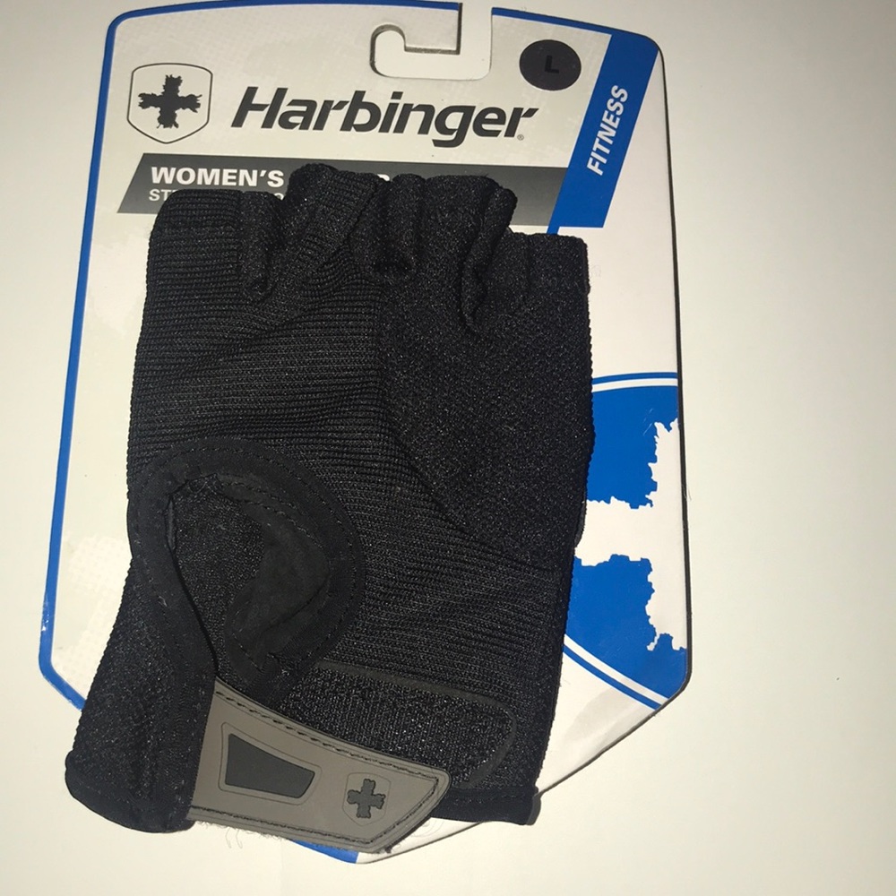 Strength training gloves